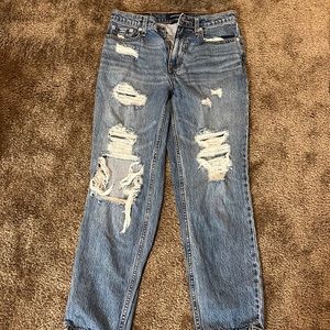 Light wash distressed boyfriend jeans